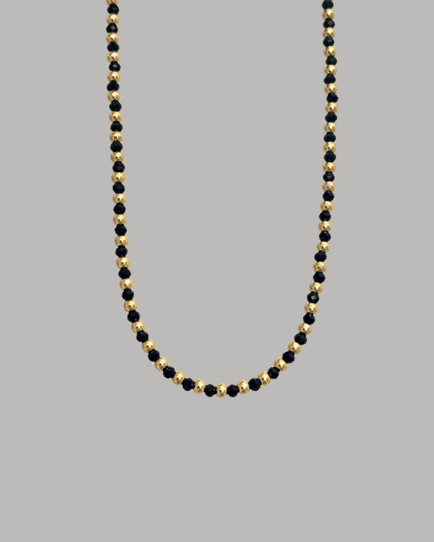 COLLAR DE BALINES CON CRISTAL NEGRO