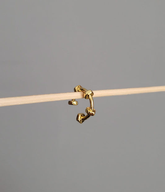 EARCUFF DORADO TUERCAS