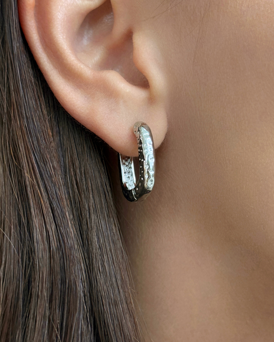 ARGOLLAS CUADRADAS PLATEADAS