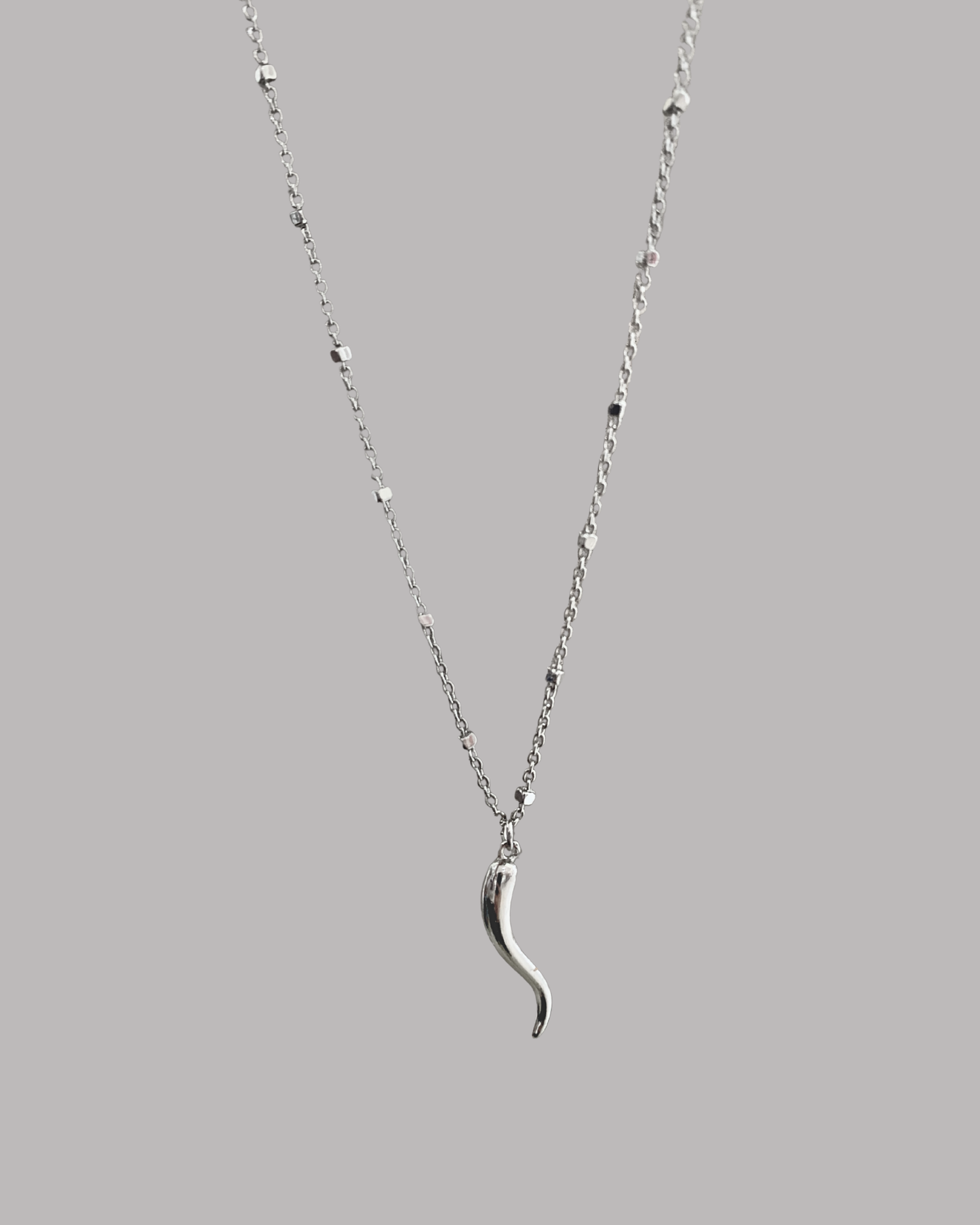 COLLAR CORNICELLO PLATEADO