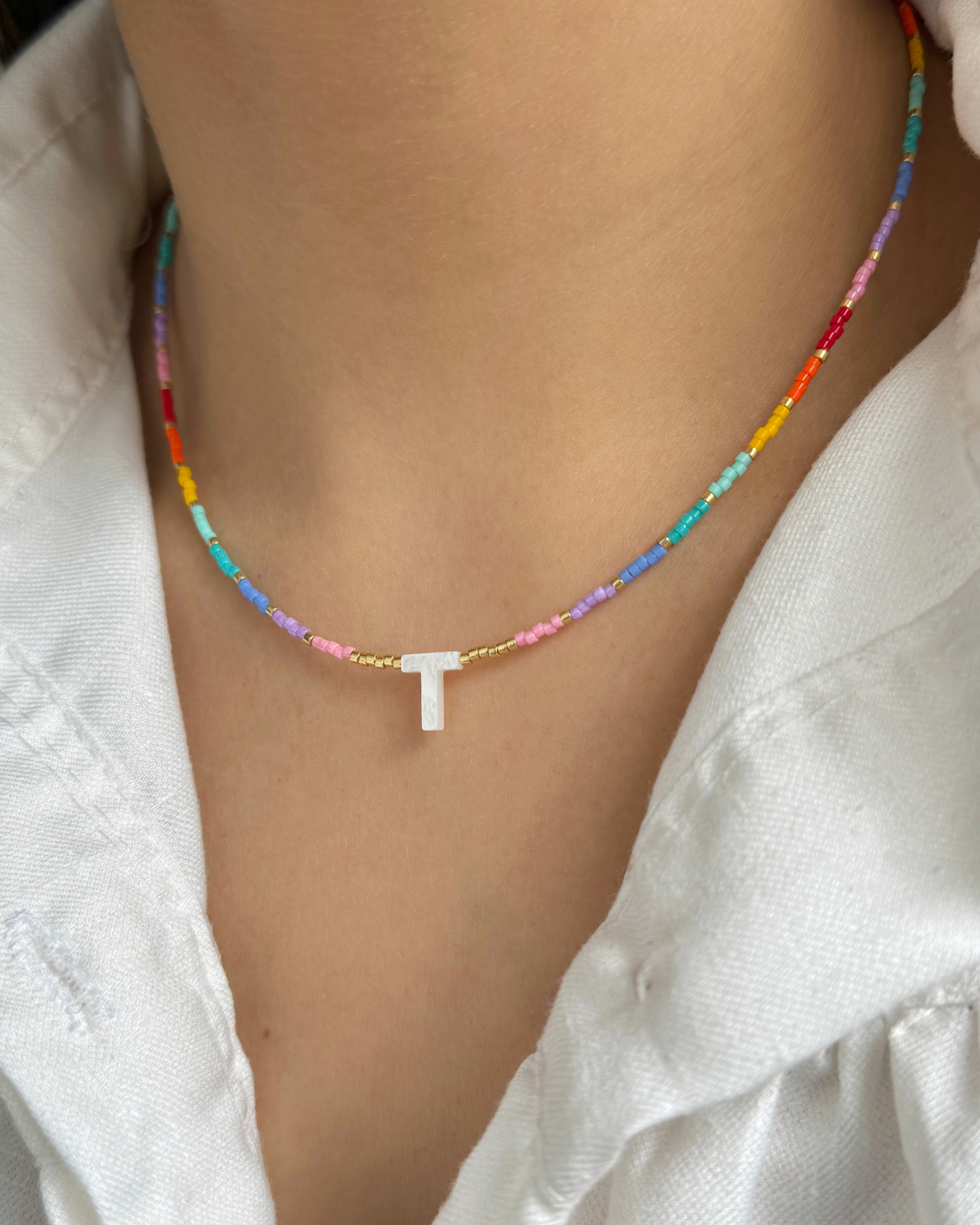 COLLAR INICIAL ARCOIRIS MIYUKI