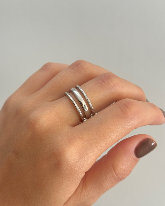 ANILLO LÍNEAS PLATEADO