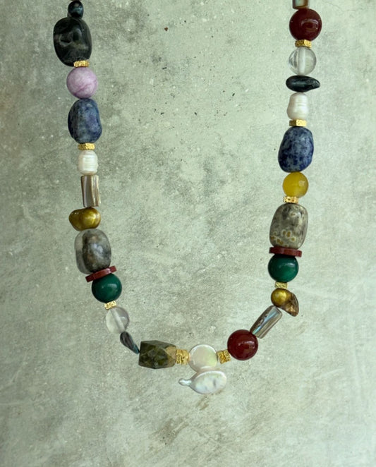 COLLAR PIEDRAS NATURALES Y PERLA