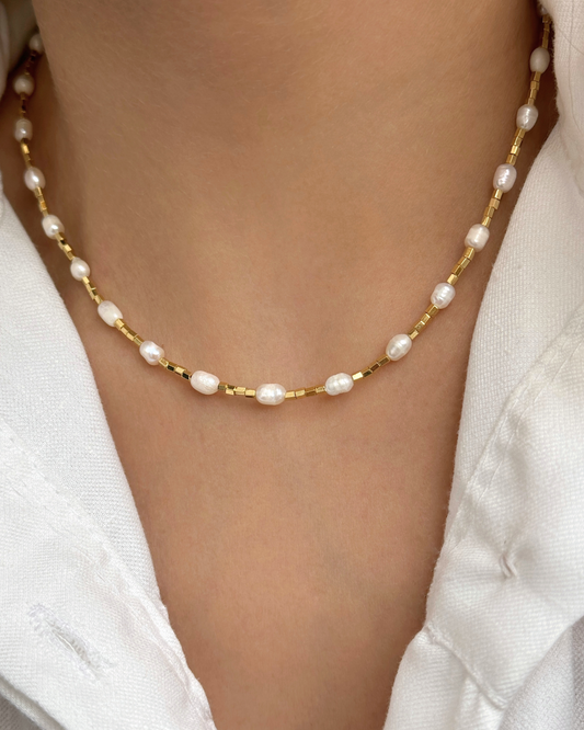 COLLAR PERLAS Y CANUTILLO DORADO