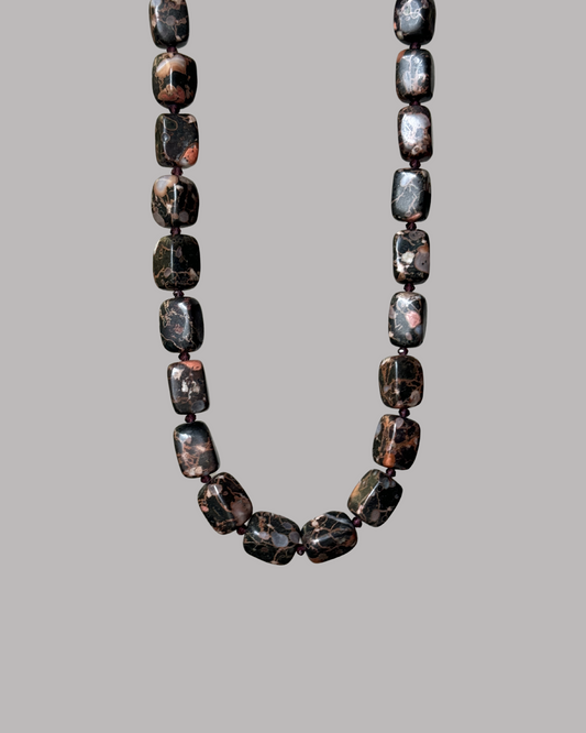 COLLAR PIEDRAS NEGRAS MALMOLEADAS