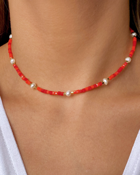 COLLAR ROJO CON PERLAS
