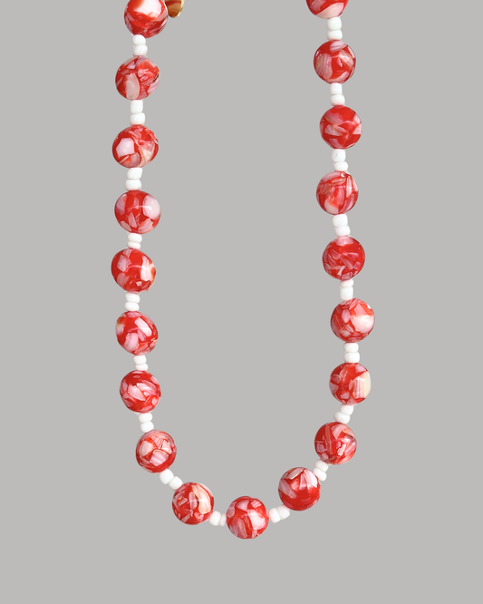 COLLAR MARMOLEADO ROJO Y BLANCO