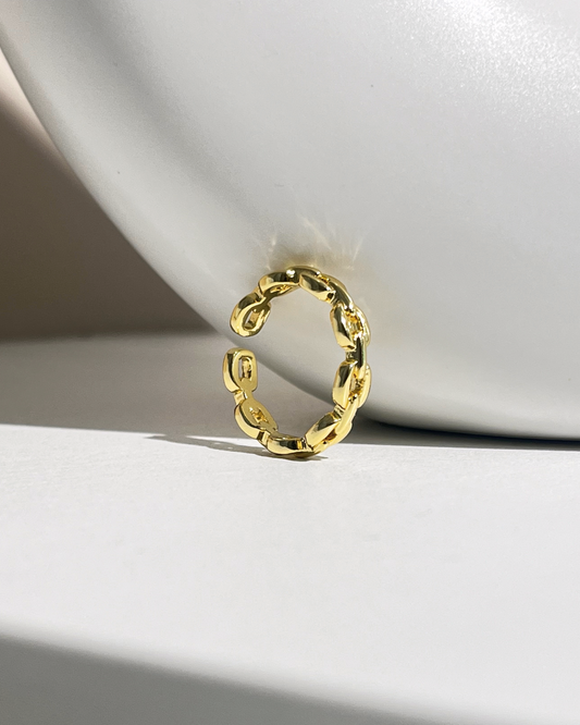 ANILLO DORADO ESLABONES DELGADOS