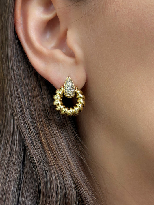 ZARCILLOS ROSCA PLATEADOS Y CIRCONES