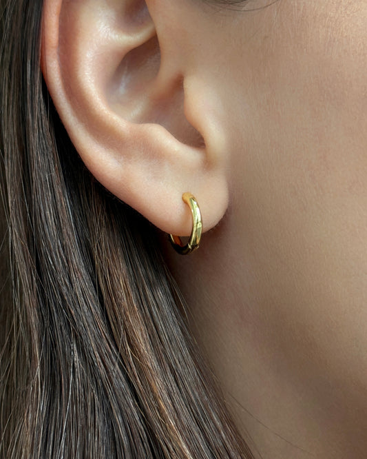 ARGOLLAS LISAS DORADAS PEQUEÑAS