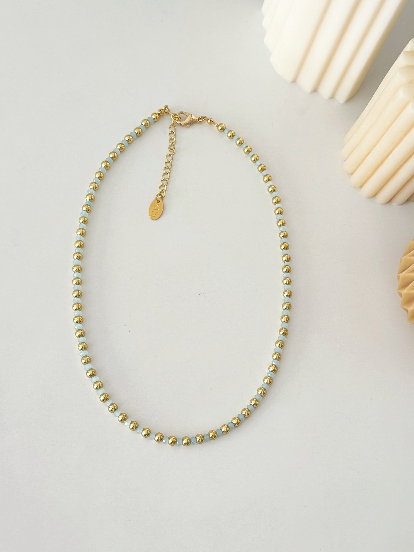 COLLAR BALINES AZUL CLARO