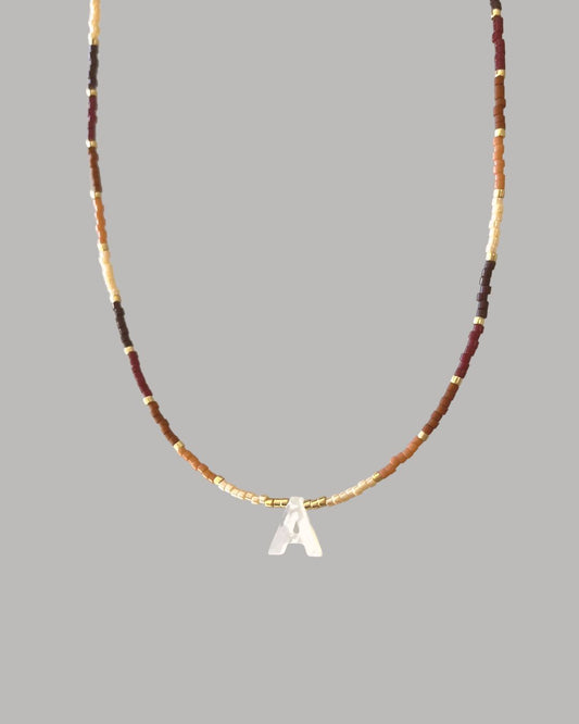 COLLAR INICIAL MARRÓN MIYUKI